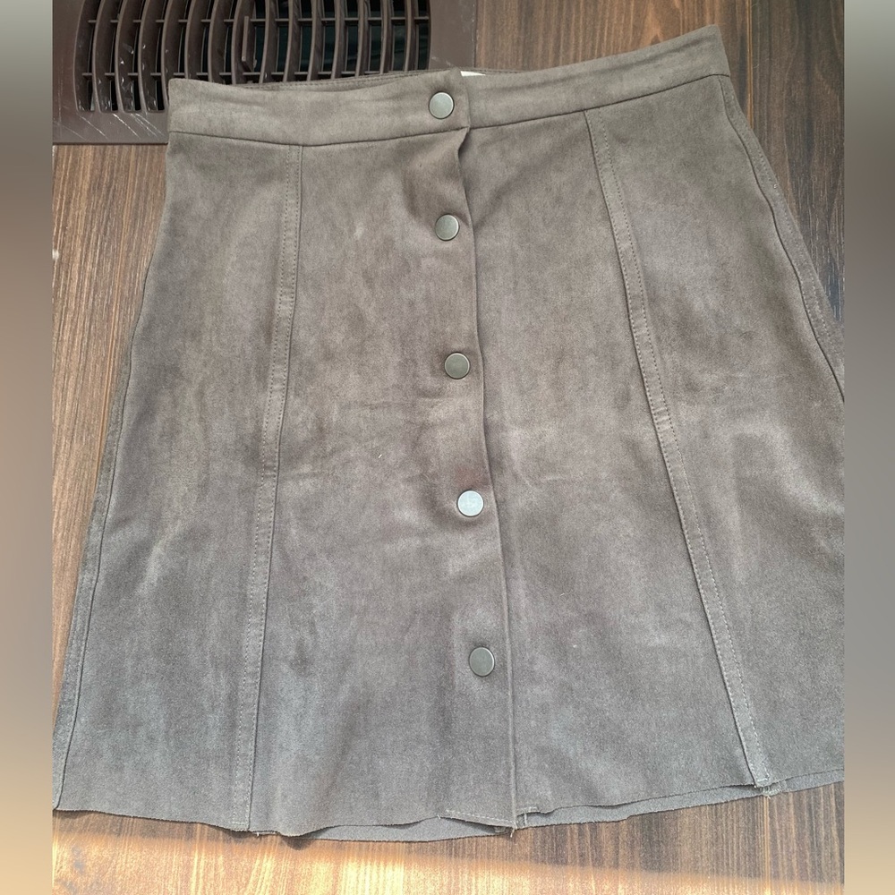 Wilfred free aritzia Centinela mini skirt, suede, size small-medium (sz 6)